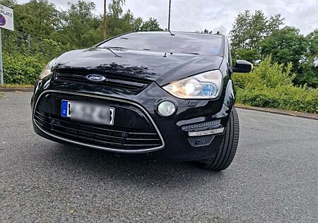 Ford S-Max 2.2 TDCi DPF Titanium