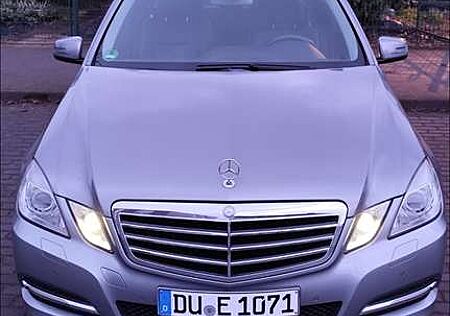 Mercedes-Benz E 220 CDI DPF BlueEFFICIENCY 7G-TRONIC Avantgarde