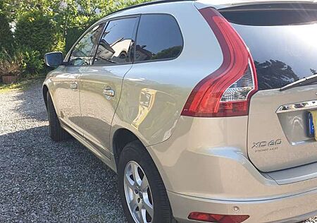 Volvo XC 60 XC60 Kinetic 3WD Automatik