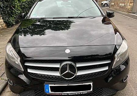 Mercedes-Benz A 180 (BlueEFFICIENCY)