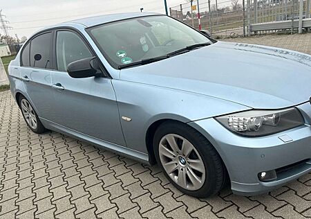 BMW 318i 318 Navi-Xenon-PDC