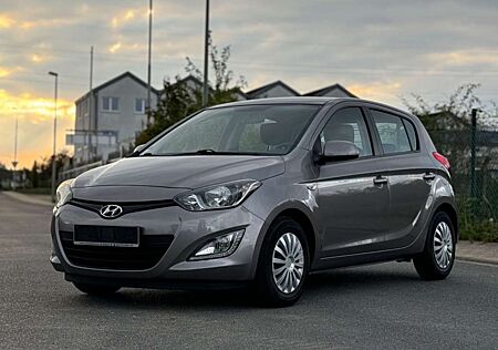 Hyundai i20 FIFA World Cup Edition*KLIMA*BLUET.*USB/AUX*