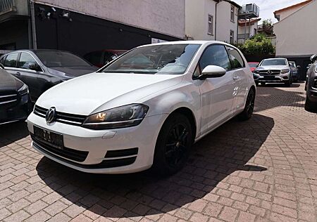 VW Golf Volkswagen VII Lim. Trendline BMT /AHK/Bi-Xenon/2.H