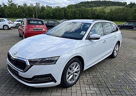 Skoda Octavia Combi 2.0 TDI DSG Style + AHK + 17 Zoll + Navigati