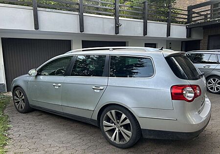 VW Passat Variant Volkswagen Highline AHK, Xenon, Standheizung, Sitzheizung Alu