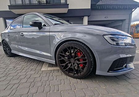 Audi RS3 Limousine S tronic