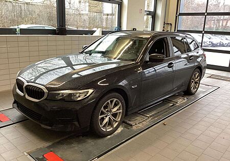 BMW 320 e Touring Advantage + GARANTIE
