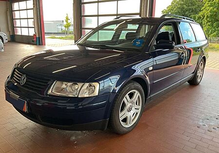 VW Passat Variant Volkswagen 2.8 V6 4M +HIGHLINE+1.HAND+XENON+