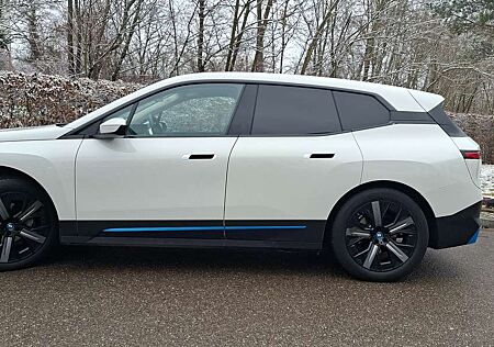 BMW iX xDrive40