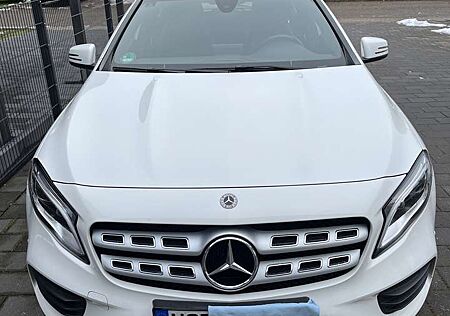 Mercedes-Benz GLA 180 AMG Line