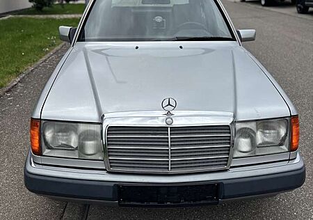 Mercedes-Benz E 200 W124 Oldtimer H-Zulassung *SSD* *Automatik*