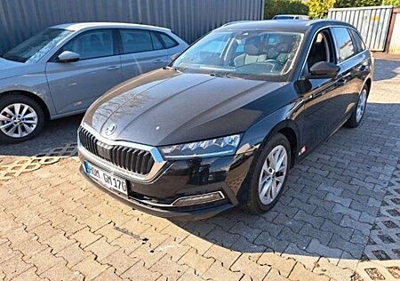 Skoda Octavia Combi 2.0 TDI Style KAMERA*VIRTUAL*LED*