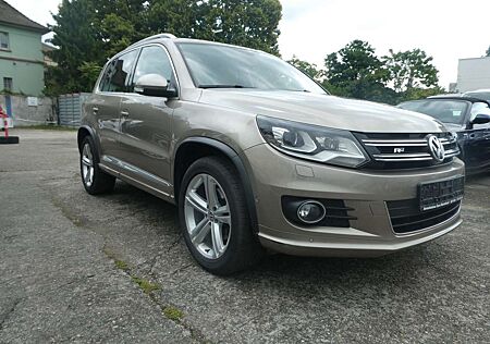 VW Tiguan Volkswagen Sport*LEDER*AHK*NAVI*KAMERA*PANO*TÜV/NEU*1.Hand