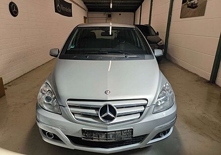 Mercedes-Benz B 180 TÜV NEU+ Anhängerkupplung+KLIMA+SCH.HEFT