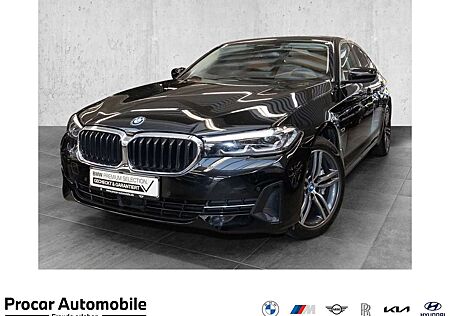 BMW 530 e A Head-Up HiFi DAB WLAN Komfortzg. Shz PDC