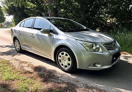 Toyota Avensis 1.8 Benzin 27 000 km