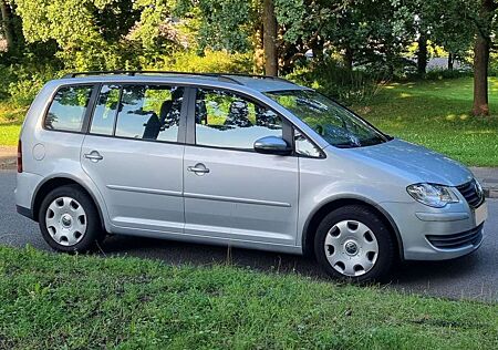 VW Touran Volkswagen 1.6 Freestyle,(Zahnriehmen neu)Klima,