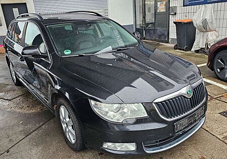 Skoda Superb Combi Elegance 4x4 Leder