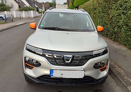 Dacia Spring Comfort Plus + Garantie + CCS Schnelllader