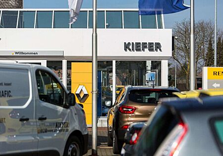 Renault Master 3,5t L2H2 dCi 170 LDS / Trittstufe / SHZ