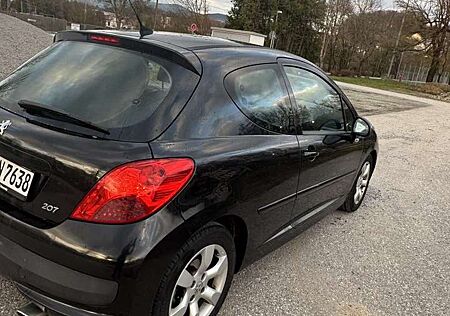 Peugeot 207 90 HDi FAP (Blue Lion) Sport