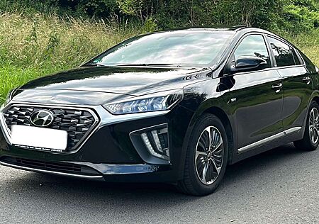 Hyundai Ioniq Plug-in-Hybrid 1.6 GDI Prime 8-fach bereift