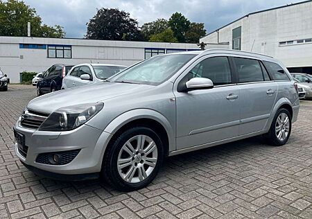 Opel Astra 1.6 Caravan Innova*NEUTÜV*XENON*LEDER*1.HAN