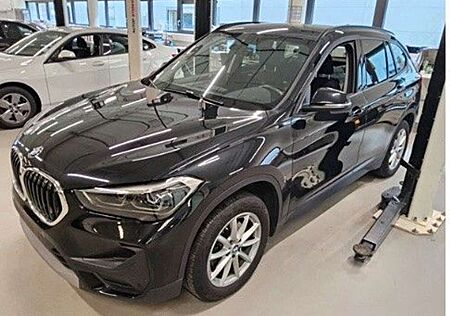 BMW X1 sDrive 18d Aut/Navi/ParkAss/SportSitz/KeyLess