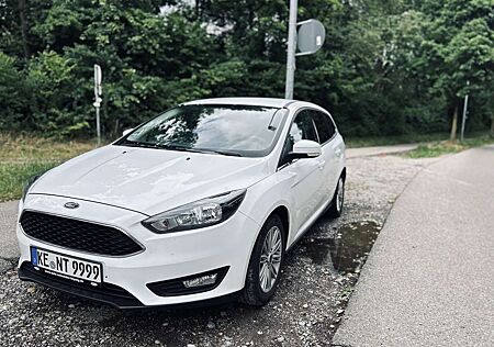 Ford Focus Turnier 1.0 EcoBoost Start-Stopp-System Titanium