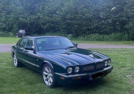 Jaguar XJR