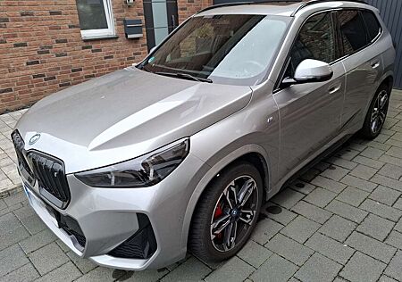 BMW iX1 xDrive30 M Sportpaket