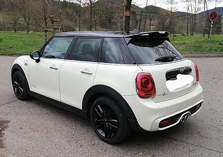 Mini Cooper SD F55 5-türer JCW Paket Chili Paket Tausch
