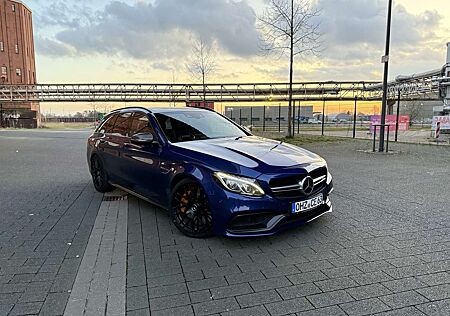 Mercedes-Benz C 63 AMG mit BRABUS Stage 600 PS & Vollausstattung
