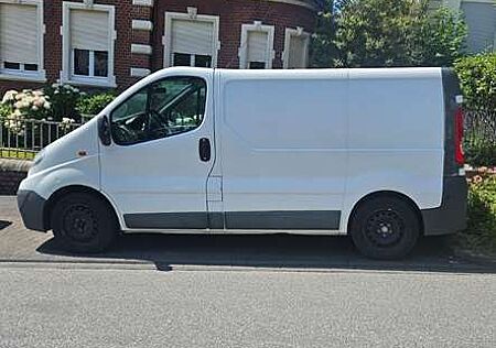 Opel Vivaro ausgebauter Innenraum + Hochdruckgerät