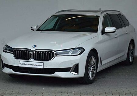 BMW 520 dA xDr Tour. LuxuryLine Navi.Laser.HuD.ACC...