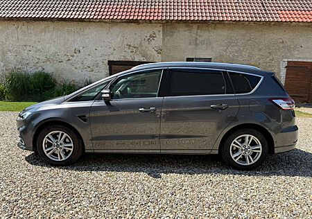 Ford S-Max Titanium