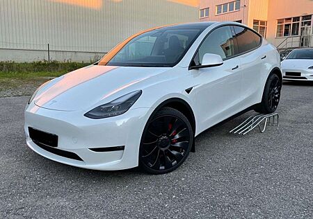 Tesla Model Y Performance Top Zustand! Preis Netto 39500 €