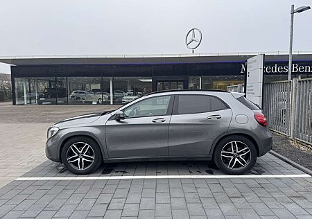 Mercedes-Benz GLA 180 7G-DCT AMG Line