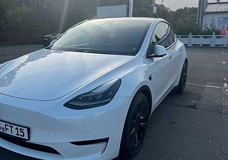 Tesla Model Y Long Rang Dual Motor AWD 1.Hd Mwst