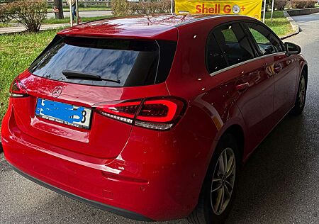Mercedes-Benz A 180 A-Klasse Diesel d 7G-DCT Edition 1