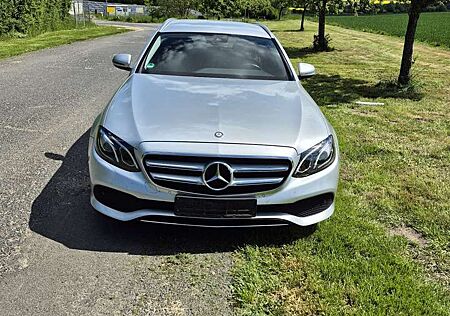 Mercedes-Benz E 220 d T 9G-TRONIC Avantgarde