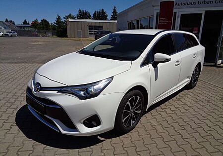 Toyota Avensis Touring Sports 1.8 Team Deutschland