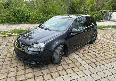 VW Golf GTI Volkswagen Golf 2.0 GTI Pirelli
