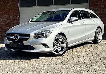 Mercedes-Benz CLA 180 Kamera PDC Navi 1-Hand