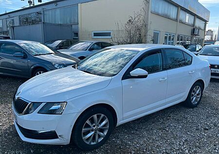 Skoda Octavia limo 1.6 TDI *Kamera*NAVI