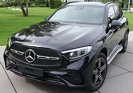 Mercedes-Benz GLC 300 e *AMG*Trittbretter*Distronic*AHK*Garantie*Jahresw