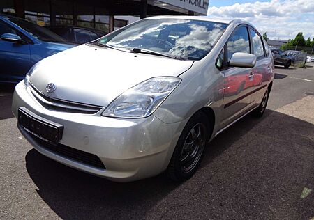 Toyota Prius Sol 1.5 Automatik*Pdc*Kamera*Klimaautomatik*Scheckheftgepflegt*1.Hand*