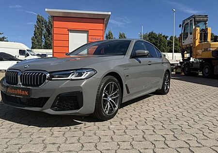BMW 530 e xDrive M Paket Laserlicht Leder Navi PDC