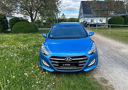Hyundai i30 blue 1.4 Trend