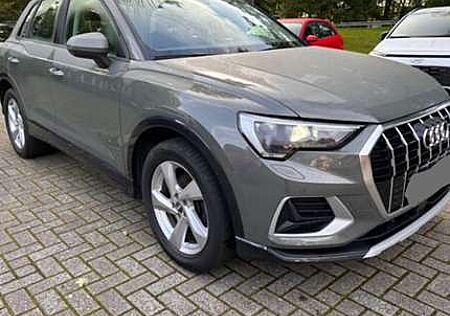 Audi Q3 35 2.0 tdi Business Advanced s-tronic